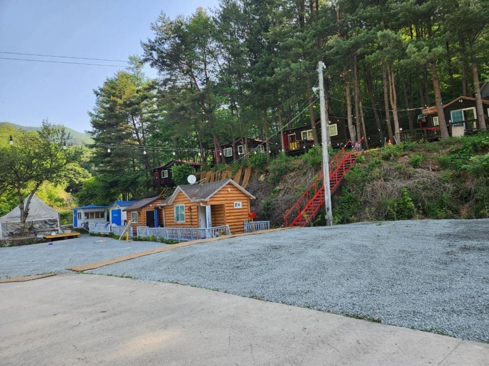 Hongcheon Gongjaksan Recreational Forest Pension Bilik gambar