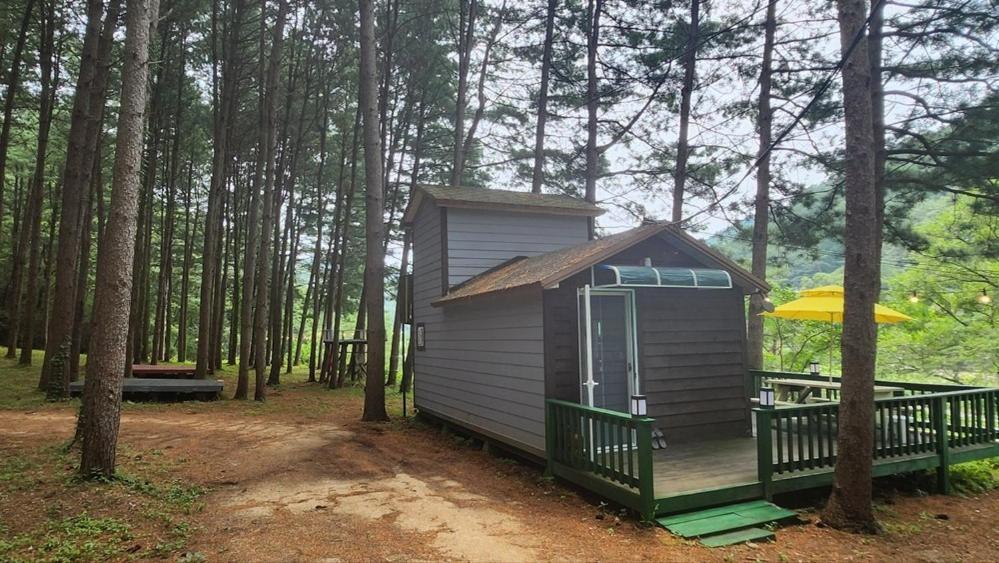 Hongcheon Gongjaksan Recreational Forest Pension Luaran gambar